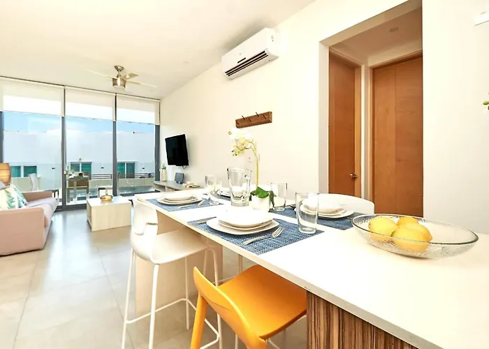 Apartment 2br W Pools, Gym & Balcony, Steps To Playa del Carmen