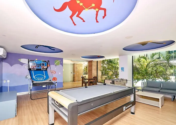 Apartment 2br W Pools, Gym & Balcony, Steps To