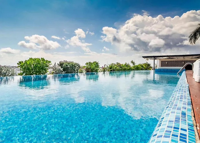 2br W Pools, Gym & Balcony, Steps To Apartment Playa del Carmen