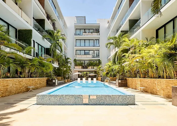 2br W Pools, Gym & Balcony, Steps To *