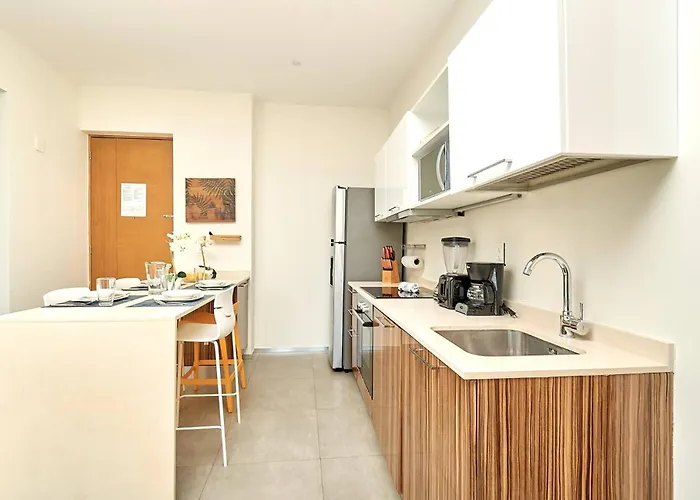 2br W Pools, Gym & Balcony, Steps To * Playa del Carmen