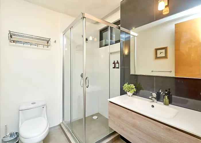 2br W Pools, Gym & Balcony, Steps To *