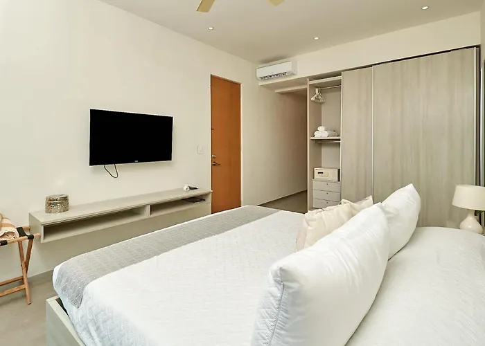 2br W Pools, Gym & Balcony, Steps To