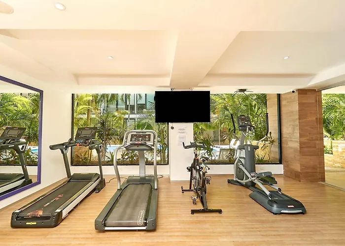 2br W Pools, Gym & Balcony, Steps To *